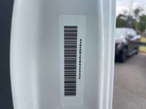 Used 2024 Chevrolet Low Cab Forward image 29