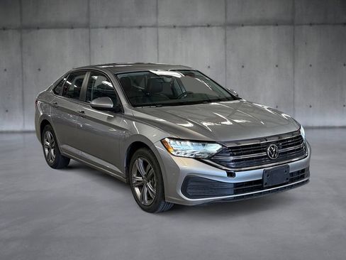 Used 2024 Volkswagen Jetta SE FWD image 7