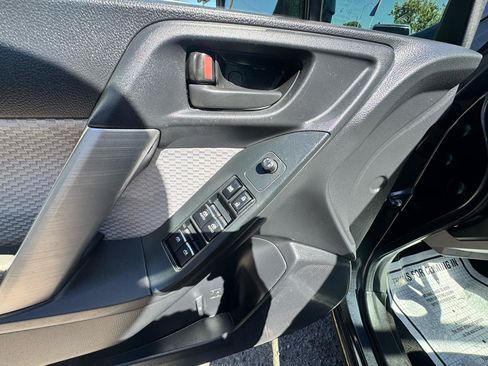 Used 2018 Subaru Forester 2.5i Premium AWD/4WD image 25