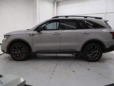 Used 2023 Kia Sorento SX Prestige image 9