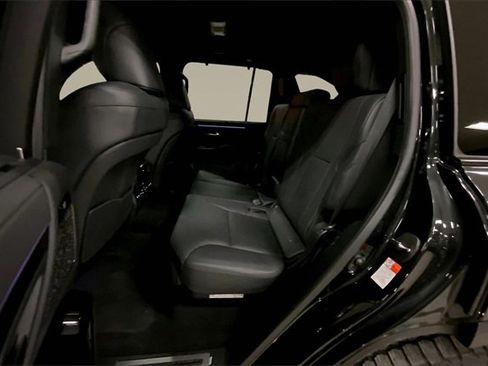 Used 2025 Lexus LX 700h Overtrail image 19