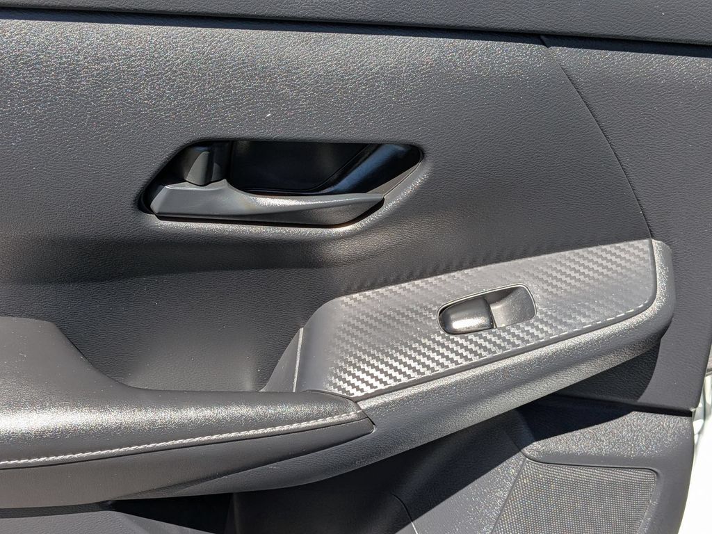 Used 2025 Nissan Sentra SV FWD image 26