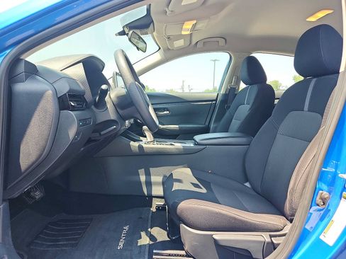 Used 2024 Nissan Sentra SV FWD image 13