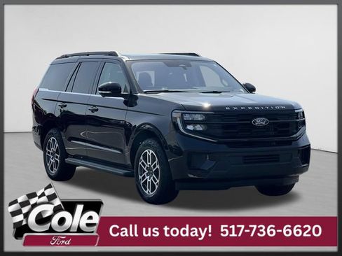 Certified 2025 Ford Expedition Active AWD/4WD image 1