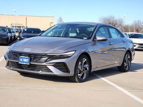 New 2026 Hyundai Elantra Limited image 2