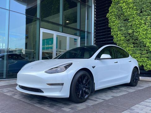 Used 2021 Tesla Model 3 Standard Range Plus RWD image 18