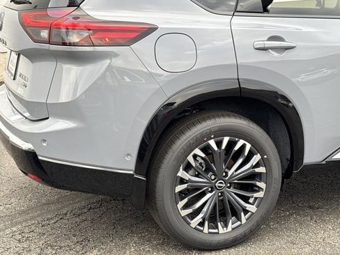 New 2025 Nissan Rogue Platinum w/ Tech Package AWD/4WD image 23