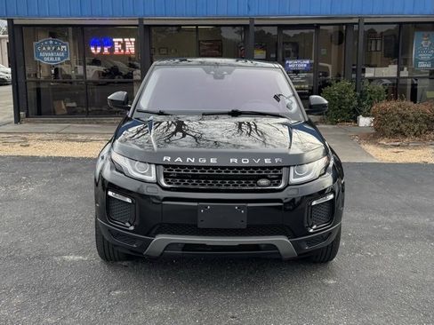 Used 2019 Land Rover Range Rover Evoque SE Premium image 3