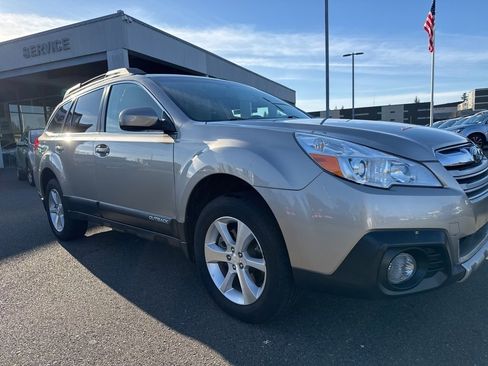 Used 2014 Subaru Outback 3.6R Limited image 4