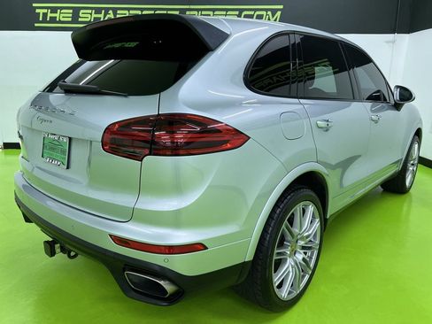 Used 2017 Porsche Cayenne Platinum Edition w/ Premium Package (PJV) AWD/4WD image 10