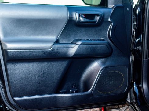 Used 2018 Toyota Tacoma SR image 20