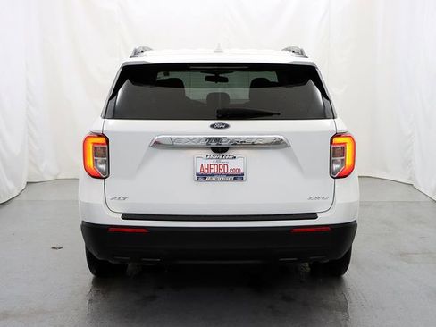 Certified 2022 Ford Explorer XLT image 6