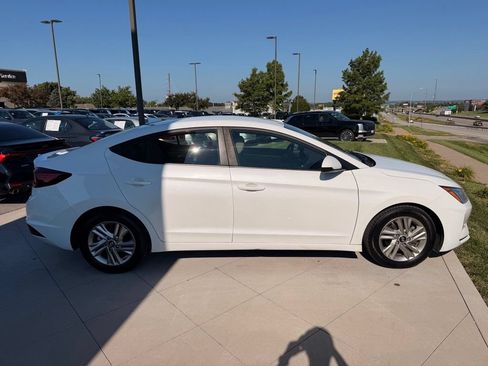 Used 2019 Hyundai Elantra SEL FWD image 10