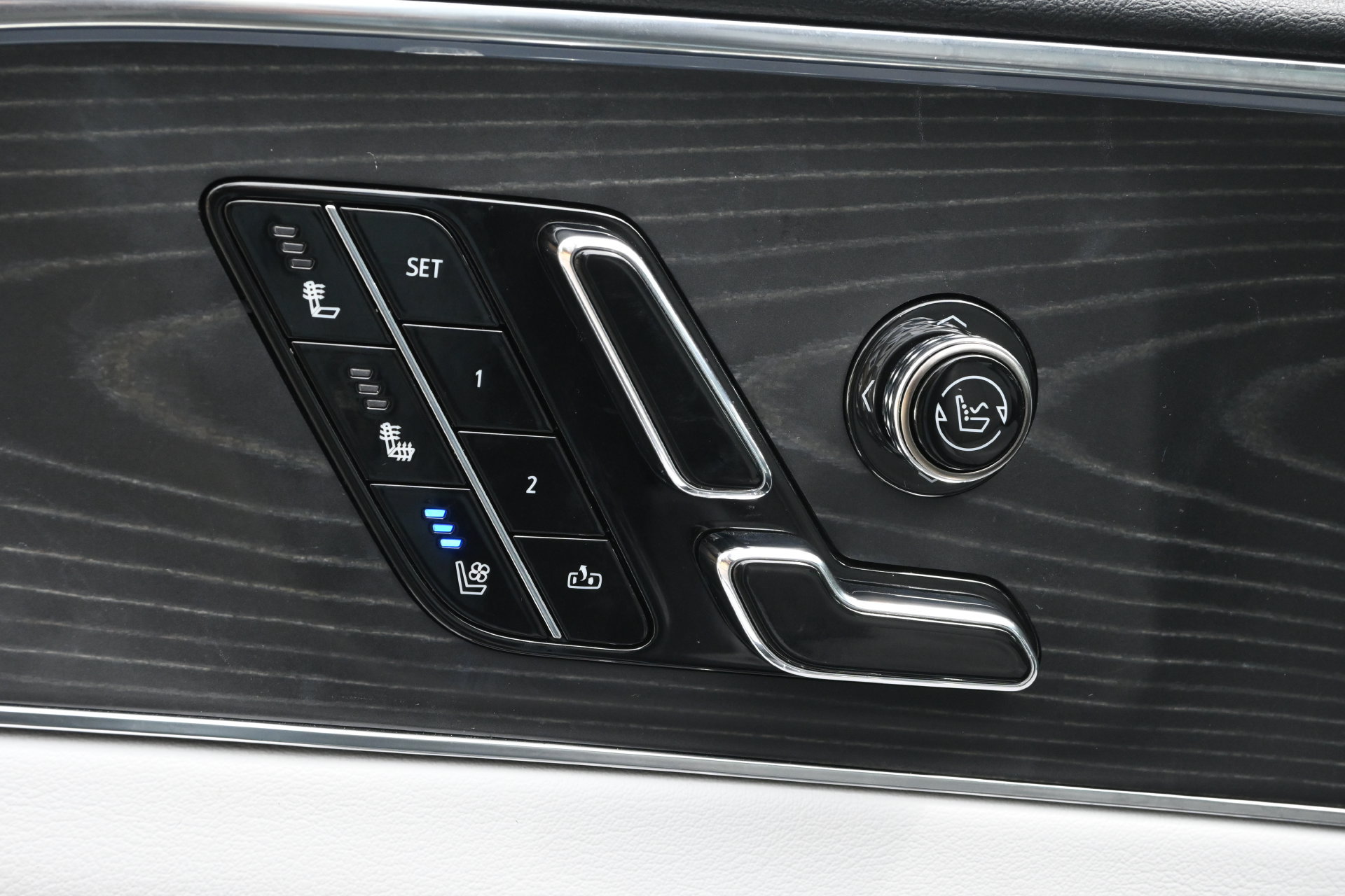 Certified 2024 Cadillac Lyriq Sport RWD image 15
