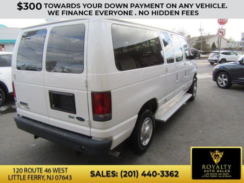 Used 2011 Ford E-150 and Econoline 150 XLT image 11