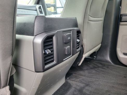 Used 2017 Ford F250 XLT w/ XLT Premium Package AWD/4WD image 25