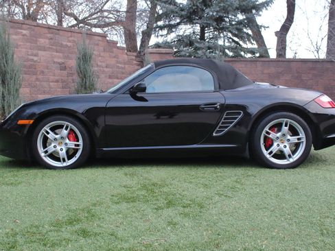 Used 2005 Porsche Boxster S image 25