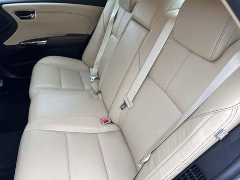 Used 2016 Toyota Avalon Limited w/ Toyota Safety Sense Package image 13