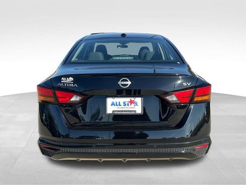 Used 2024 Nissan Altima 2.5 SV image 8