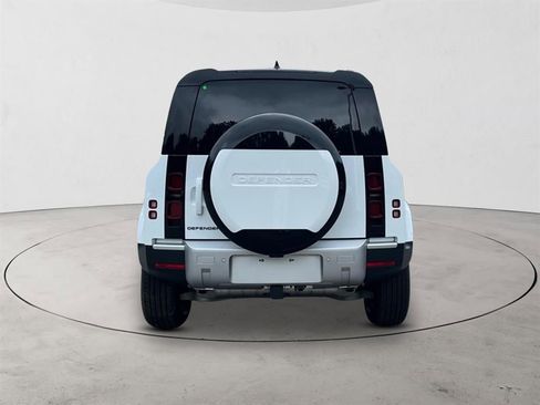 New 2025 Land Rover Defender 110 S image 4