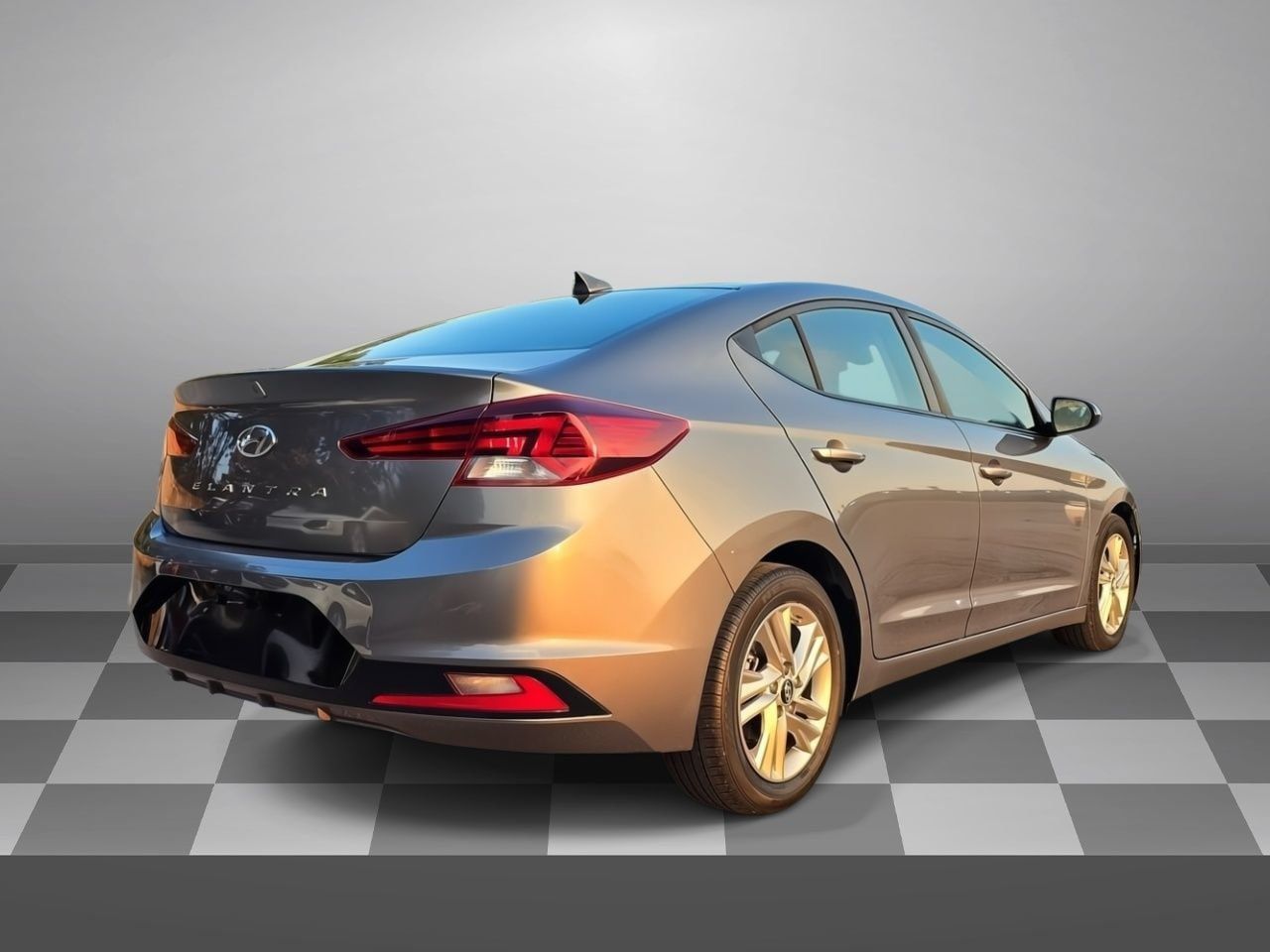 Used 2019 Hyundai Elantra SEL w/ Cargo Package FWD image 4