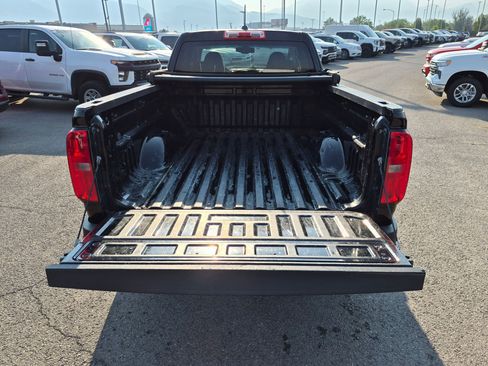 Used 2015 Chevrolet Colorado Z71 AWD/4WD image 27