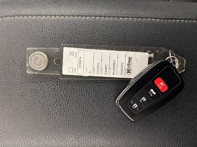 Used 2021 Toyota Camry XSE AWD/4WD image 32