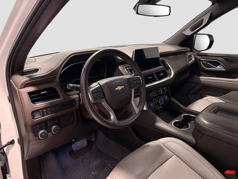 Used 2022 Chevrolet Tahoe LT w/ Luxury Package AWD/4WD image 9