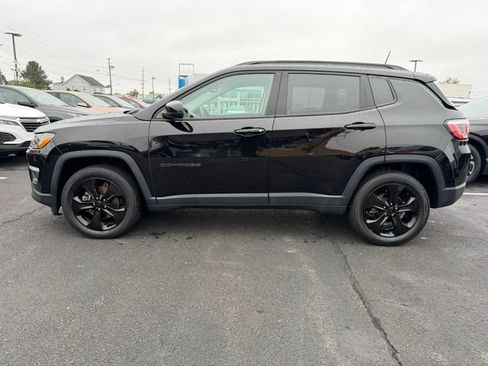 Used 2018 Jeep Compass Latitude w/ Popular Equipment Group AWD/4WD image 4