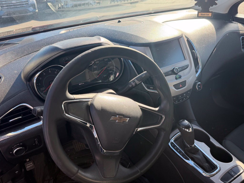 Used 2017 Chevrolet Cruze LS FWD image 9