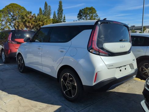 Certified 2023 Kia Soul EX image 8