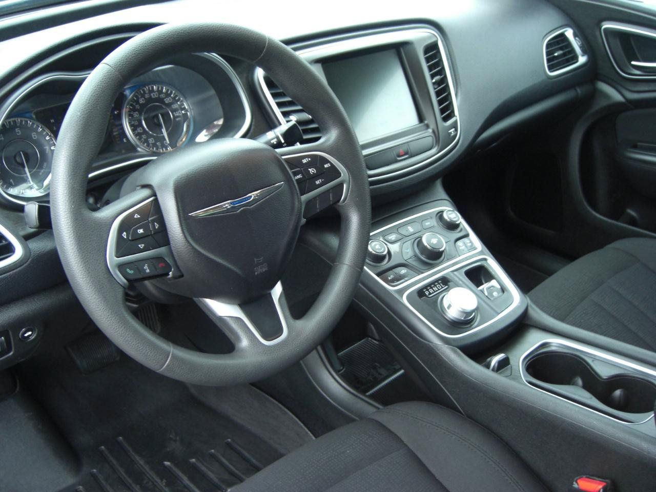 Used 2015 Chrysler 200 Limited FWD image 7