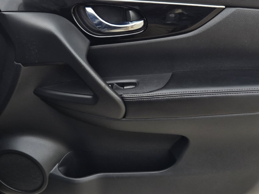 Used 2018 Nissan Rogue Sport SL FWD image 8