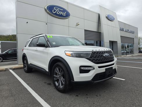 Used 2022 Ford Explorer XLT w/ Equipment Group 202A AWD/4WD image 1