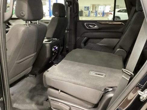 Used 2023 GMC Yukon SLE w/ Gmc Pro Safety Plus Package AWD/4WD image 13