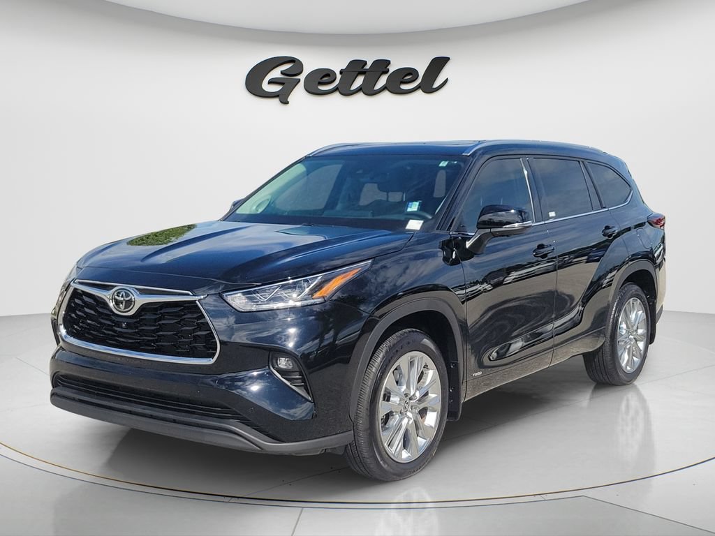 Certified 2026 Toyota Highlander Limited AWD/4WD image 1