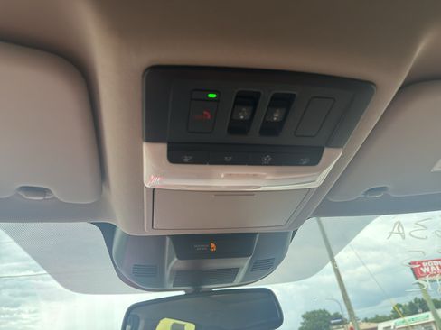 Used 2025 Nissan Rogue Platinum FWD image 20