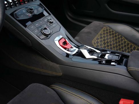 Used 2017 Lamborghini Huracan LP 610-4 image 11