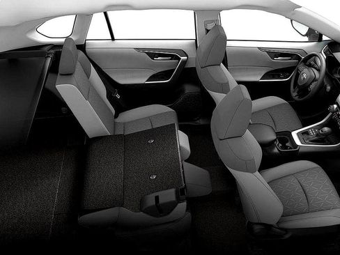 New 2025 Toyota RAV4 XLE image 39