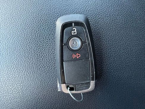 Certified 2018 Ford Explorer XLT AWD/4WD image 25