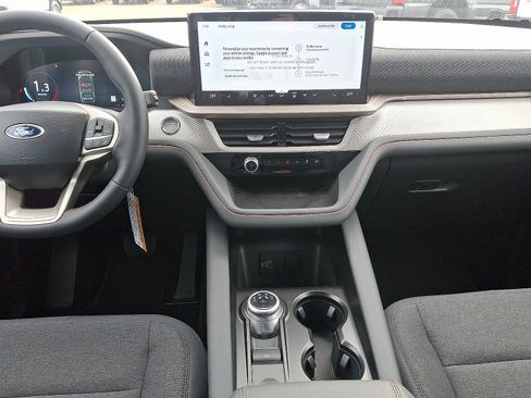 New 2026 Ford Explorer Active RWD image 10