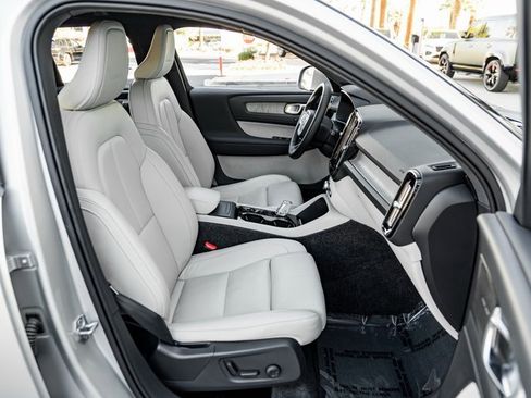 Used 2019 Volvo XC40 T5 Inscription image 26