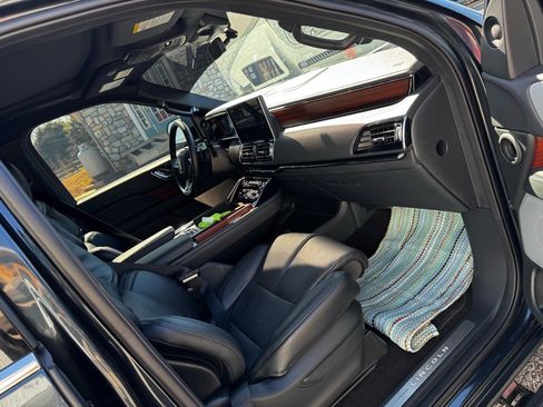 Used 2024 Lincoln Navigator L Reserve image 25