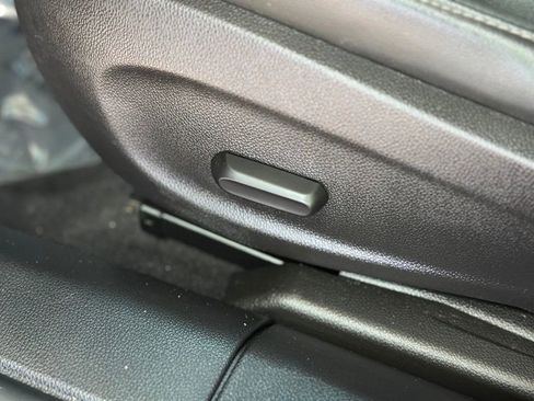 Used 2011 Chevrolet Cruze LT image 14