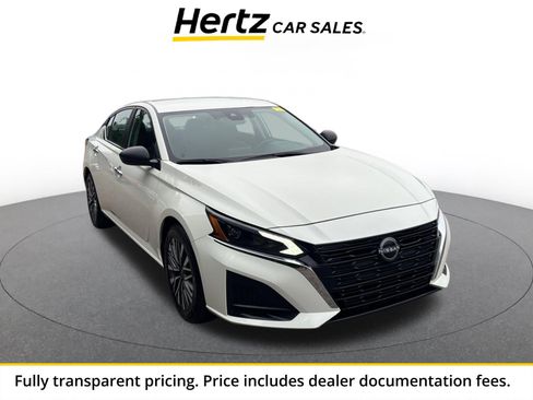Used 2025 Nissan Altima 2.5 SV FWD image 1