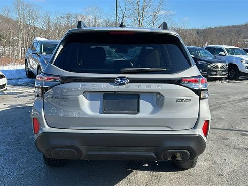 Used 2025 Subaru Forester Premium image 7
