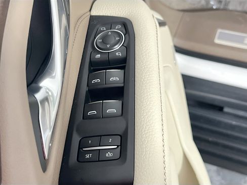 Used 2022 GMC Yukon XL Denali image 17