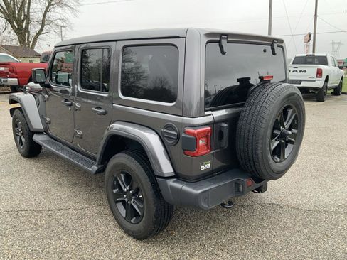 Used 2020 Jeep Wrangler Unlimited Sahara image 9