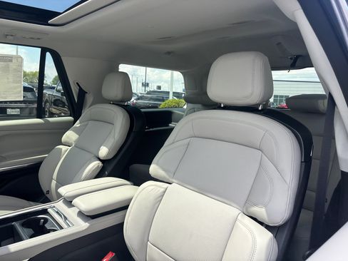 New 2026 Lincoln Navigator Reserve w/ Jet Appearance Package AWD/4WD image 26