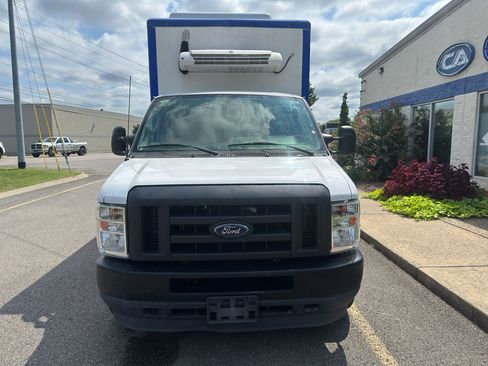 Used 2023 Ford E-350 and Econoline 350 Super Duty w/ Power Windows & Locks Group RWD image 9